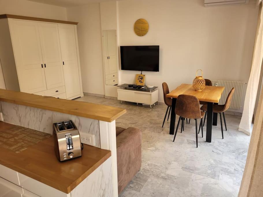 Studio Entre Plages Et Monaco Climatise Parking Rocabruna Exterior foto