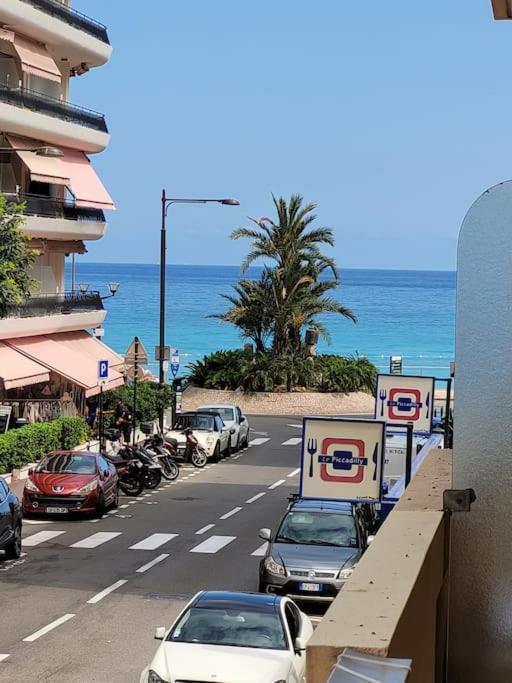 Studio Entre Plages Et Monaco Climatise Parking Rocabruna Exterior foto